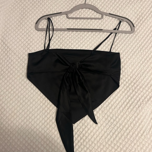 Danielle Bernstein WEWOREWHAT Black Bandana Crop Top 🖤 - Picture 2 of 3